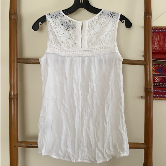 Max Studio White Floral Lace Tank - SOLD - Picture 4 of 7